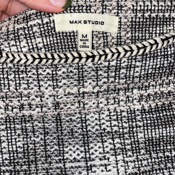 Max Studio size M “stitched” dress - Picture 3 of 3